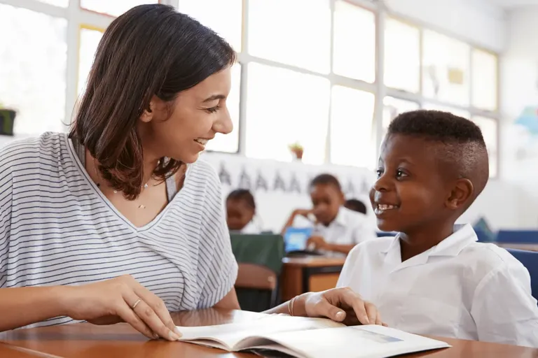 How to Become a Digital Nomad English Teacher: Your Ultimate Guide