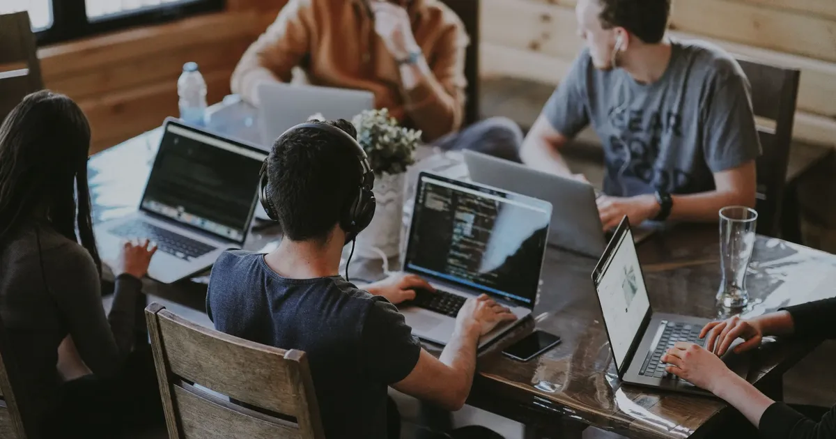Digital Nomad Taxes: Your Guide to Legally Travel and Work Remotely