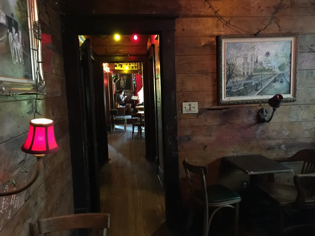 Spider House Patio Bar & Cafe