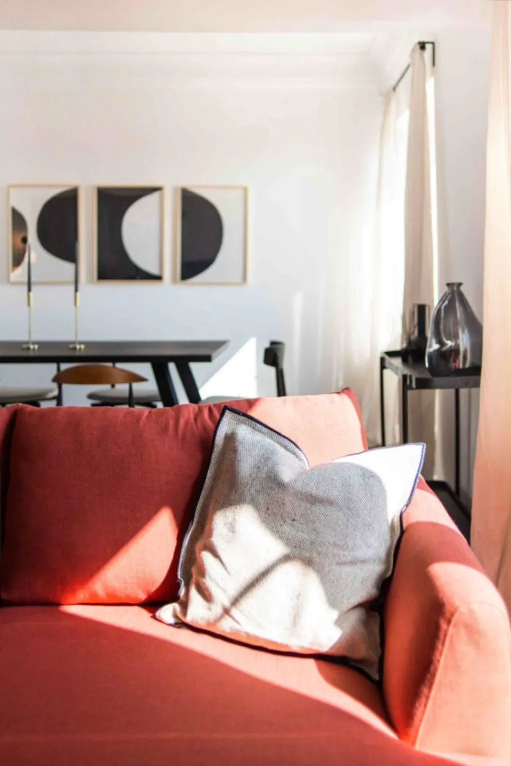 Yon Living - Yon Melo