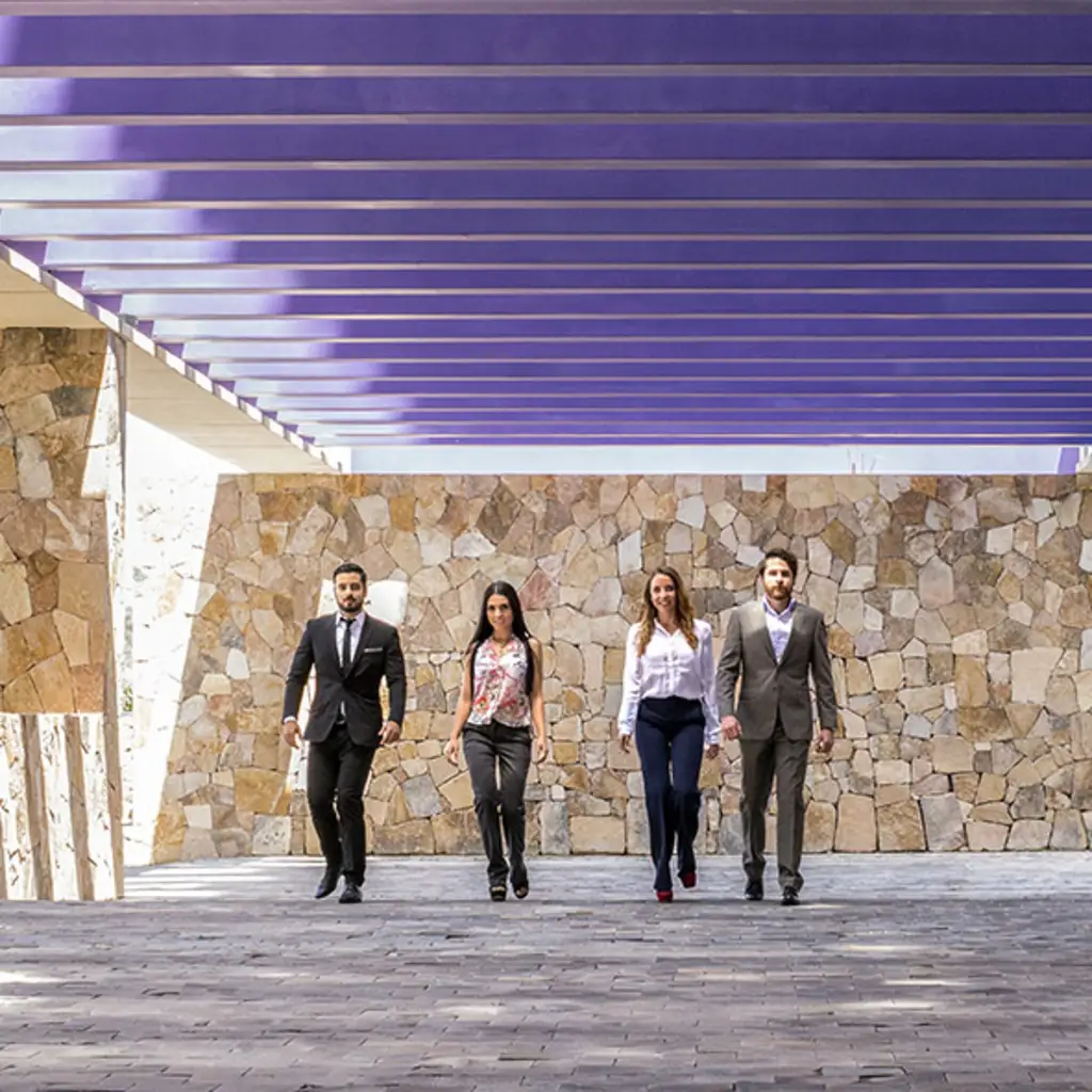 AVANTI LEÓN PUERTA BAJÍO