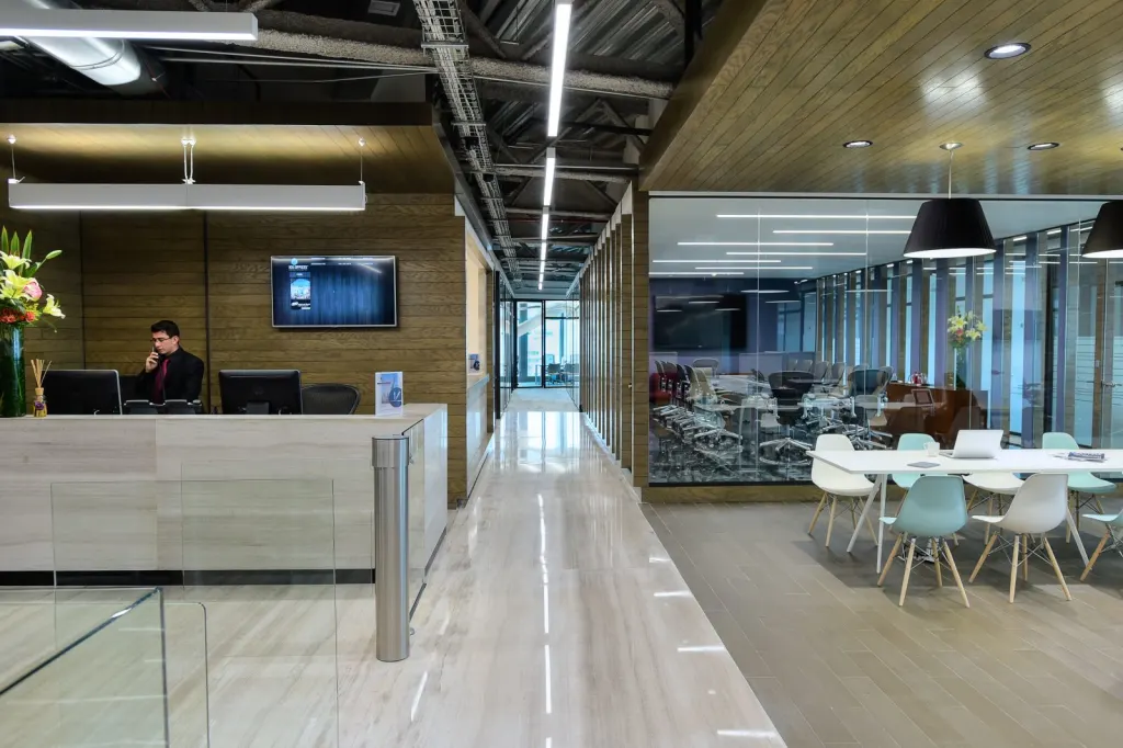 IOS OFFICES VIRREYES