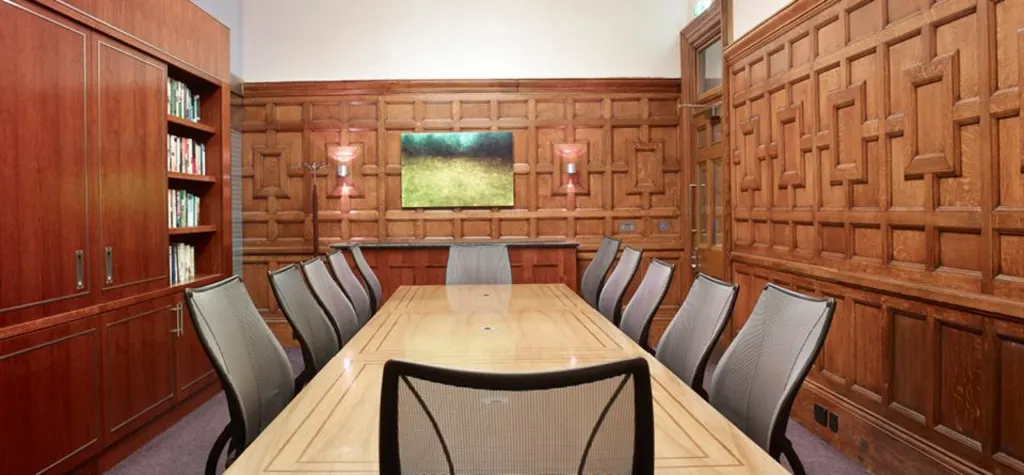 Connections at Trafalgar Square