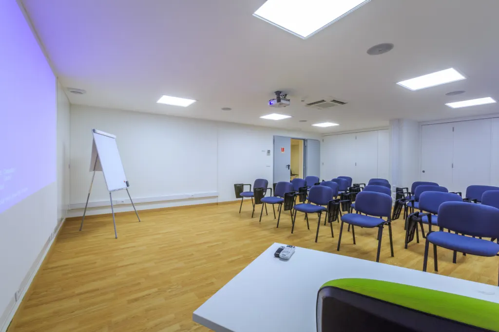 FARO AVENIDA BUSINESS CENTER