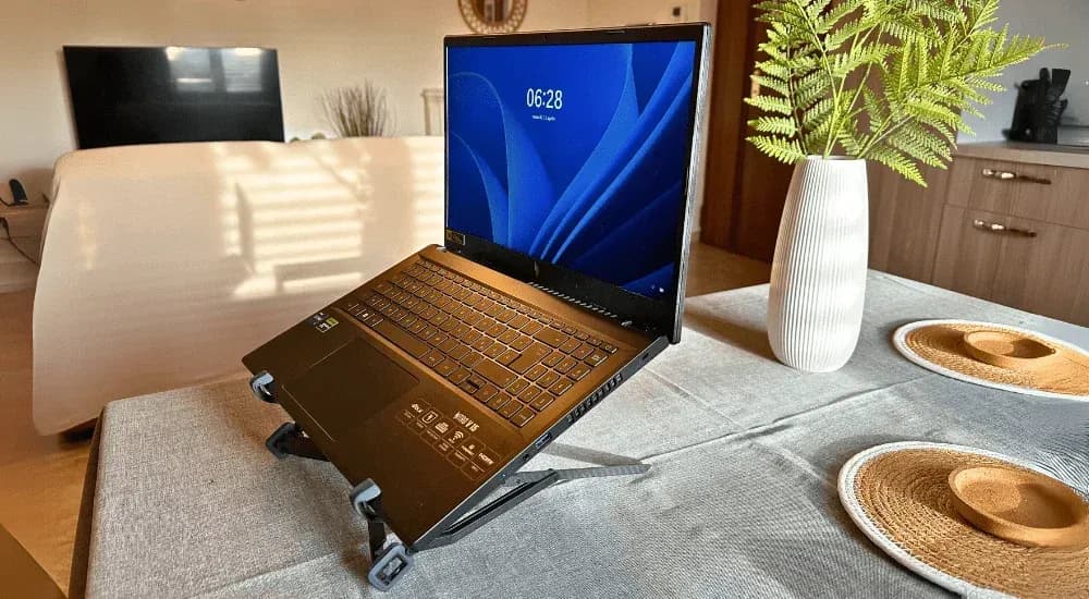 Nexstand K1 Carbon Fiber Laptop Stand Review