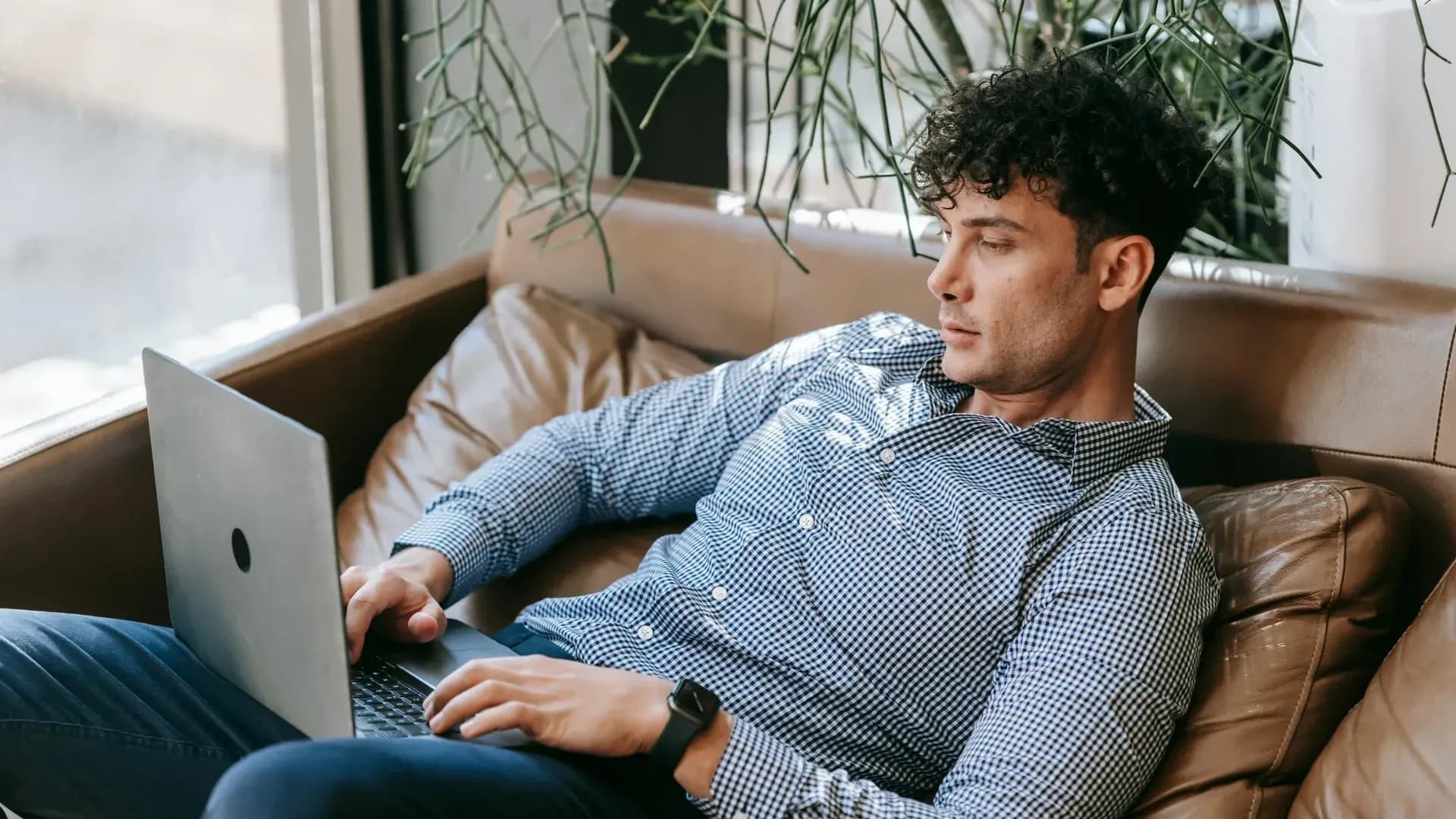 Top Fully Remote Companies Hiring Digital Nomads Worldwide