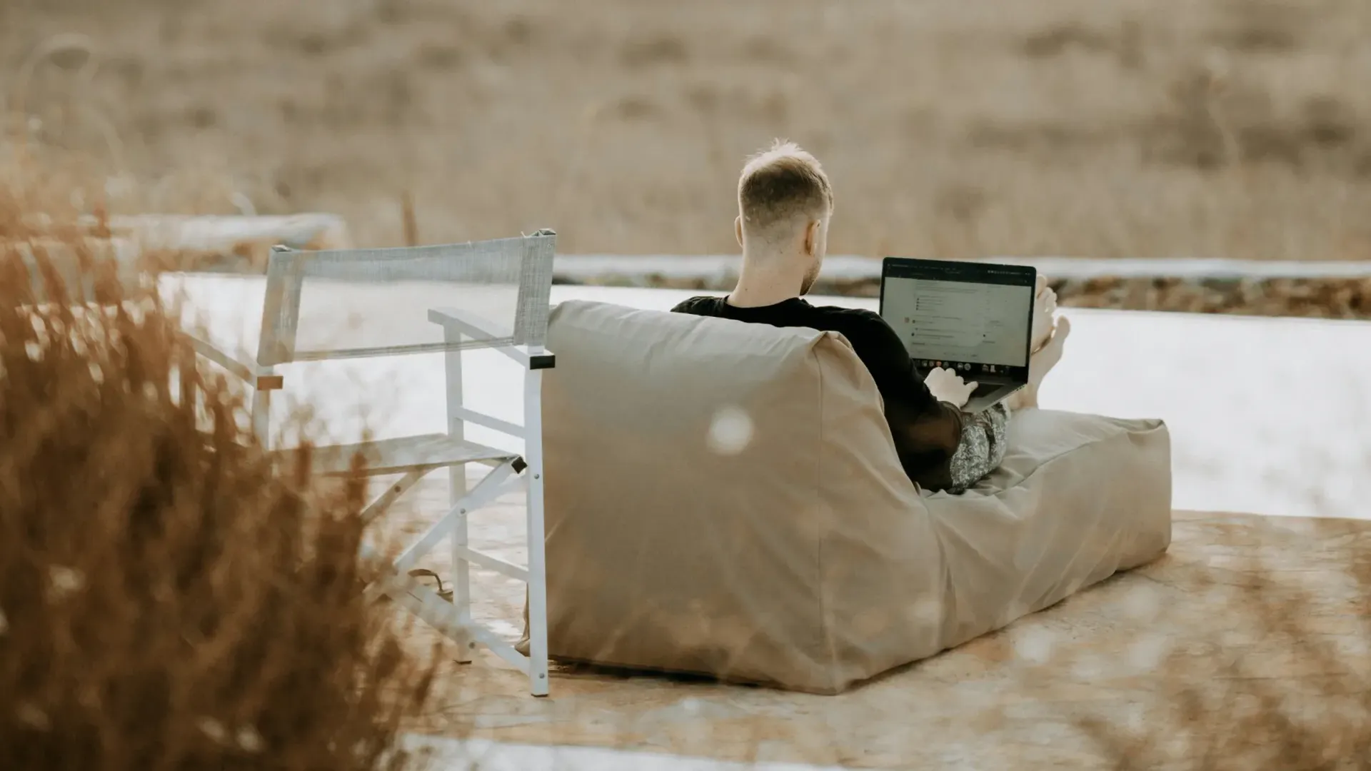 How to Become a Digital Nomad