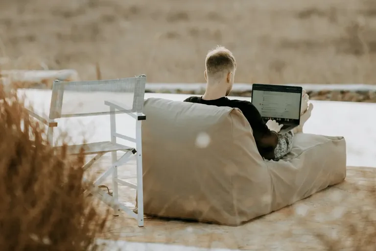 How to Become a Digital Nomad