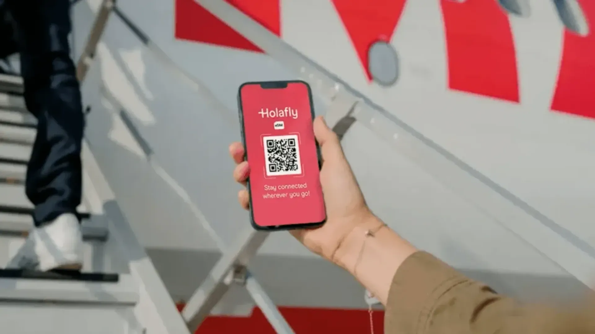 The Ultimate Guide to eSIMs for International Travel