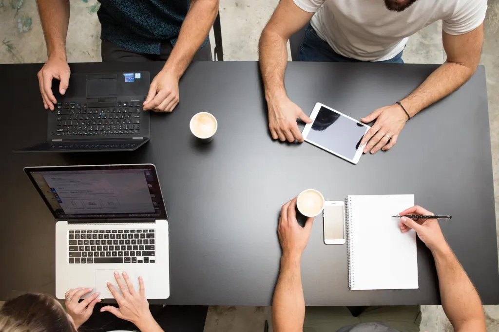 MAISON - A HOUSE TO CREATE