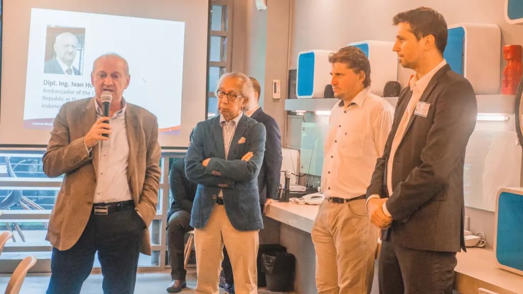 Cekindo Business Center