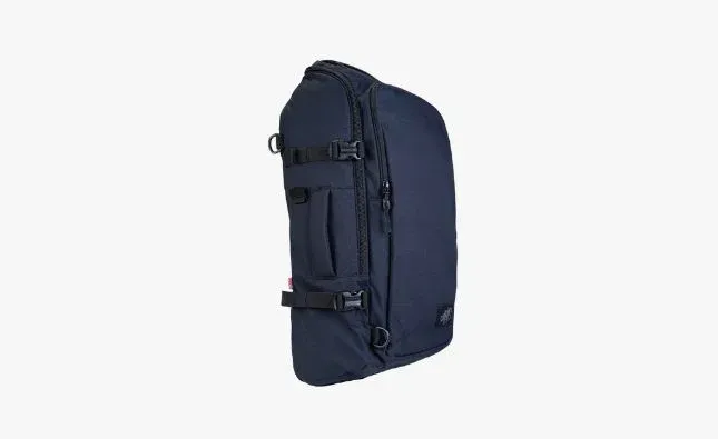 cabinzero adv pro 42l digital nomad backpack