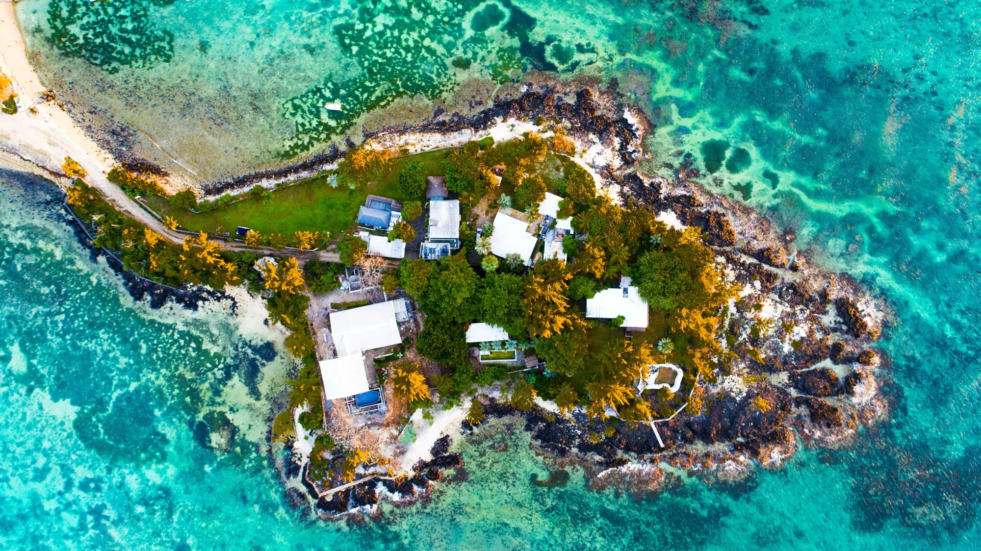 Image of a village in Mauritius from above