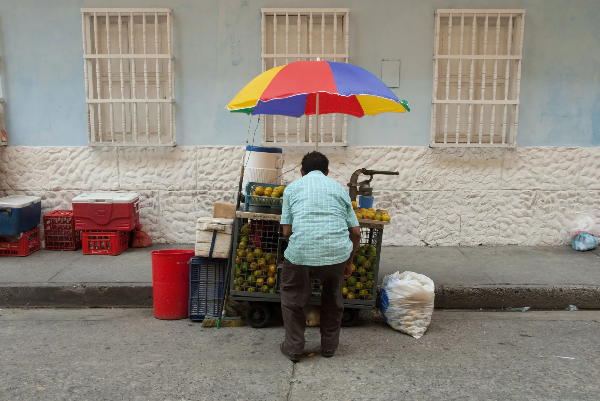 Image of a street vendor in Medellín, Colombia