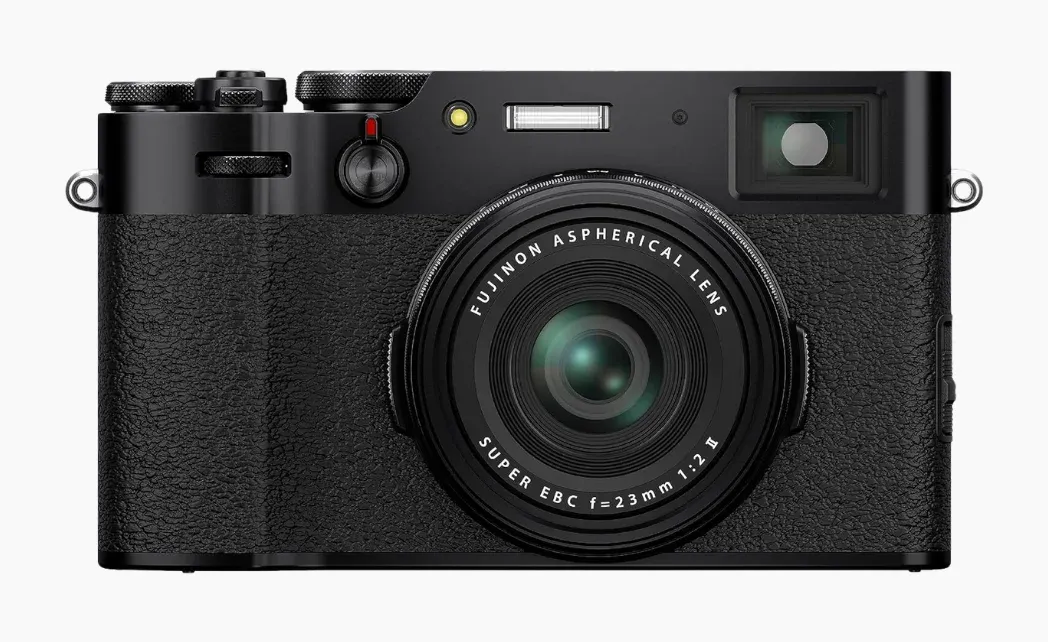Fujifilm X100V, a small and compact camera for travel