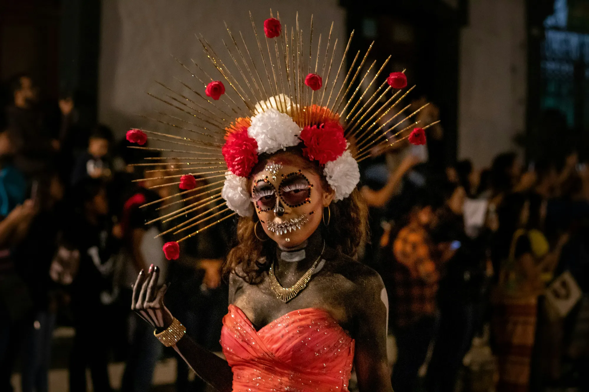 Mexican woman dressed up in Dia de los Muertos costume