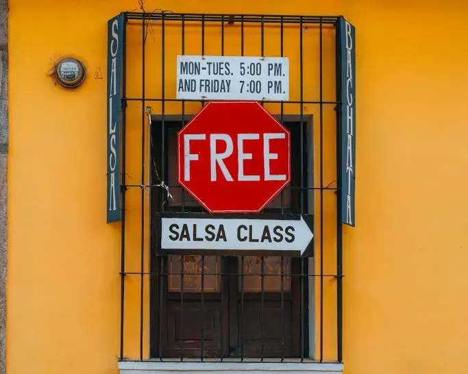 Free salsa lessons in Antigua