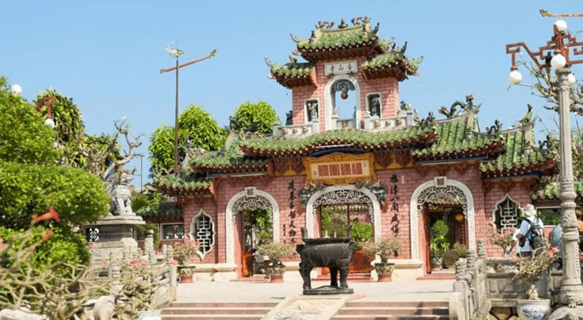 Quan Cong Temple