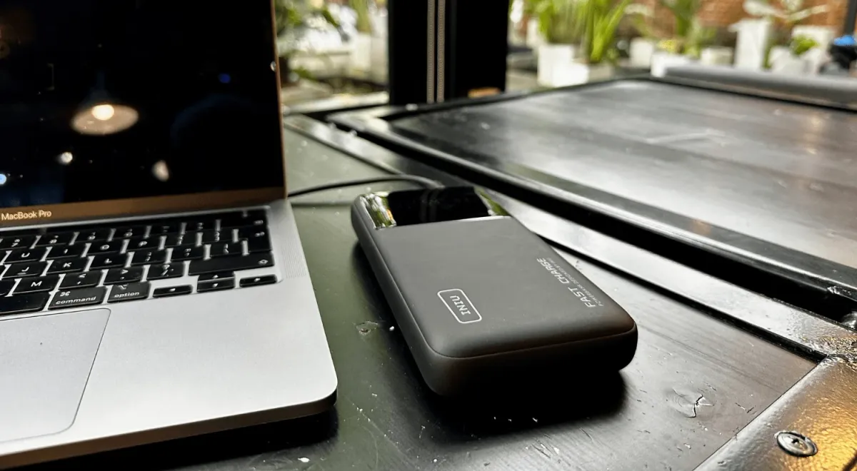 INIU B64 Review: Is This The Best Airline-Approved Portable Power Bank for Laptops?