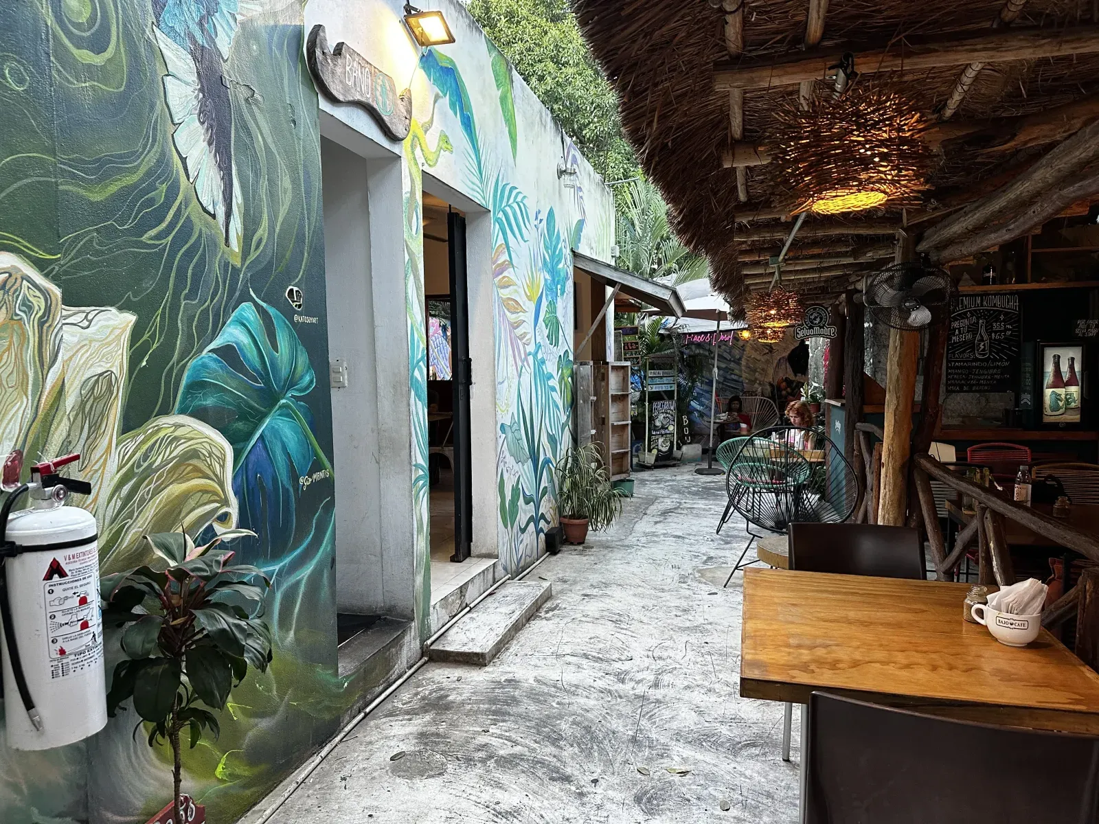 Bajo Cafe a Playa del Carmen, Messico