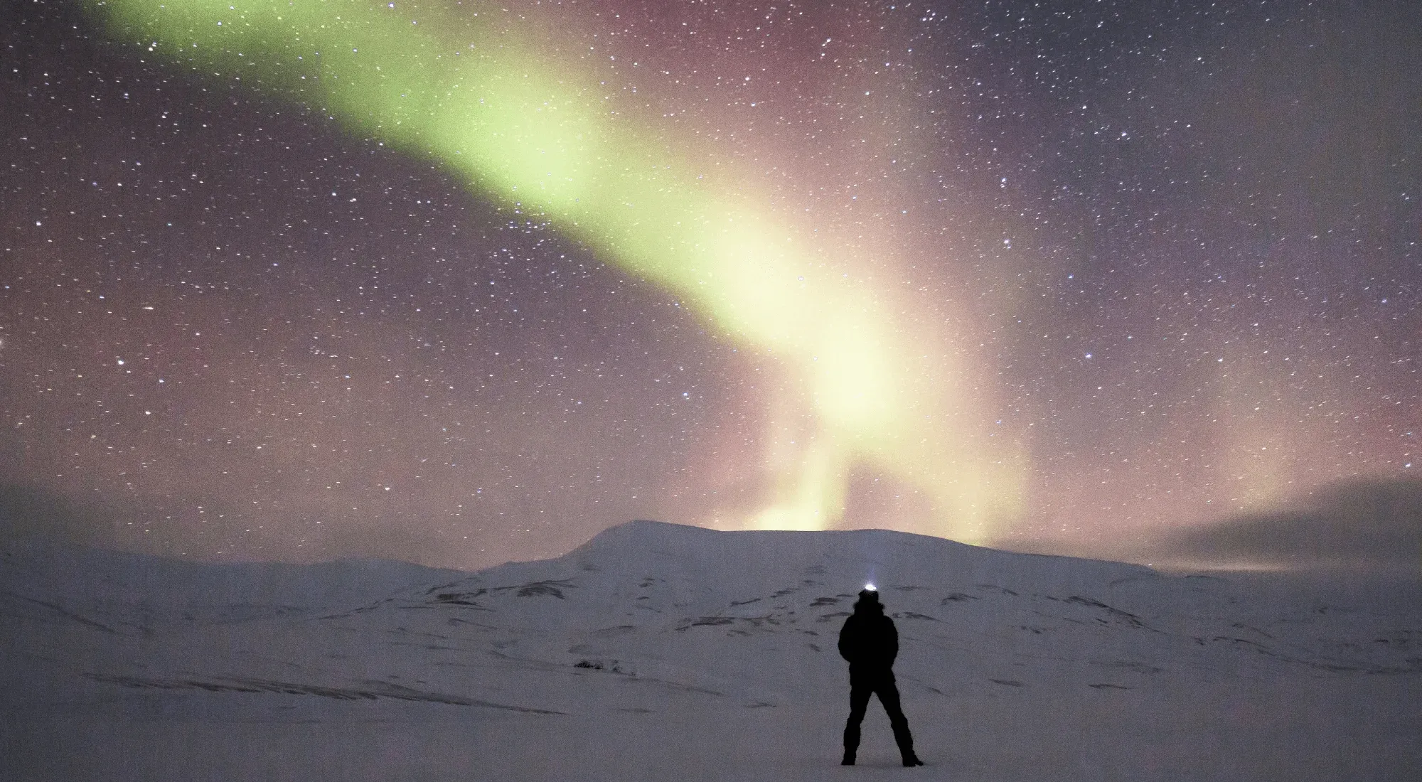 Aurora boreale alle Isole Svalbard