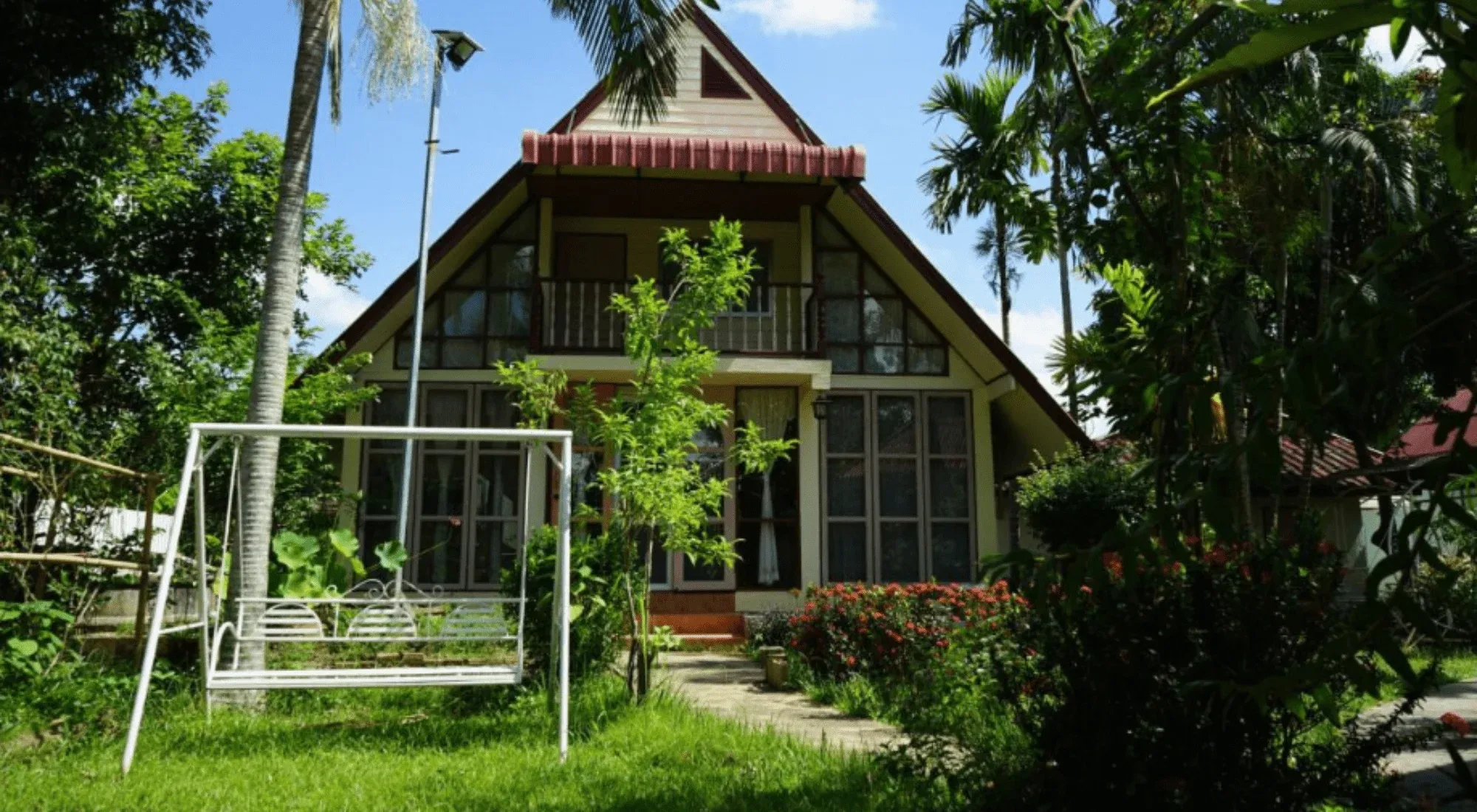 SukSanti Vacation Home